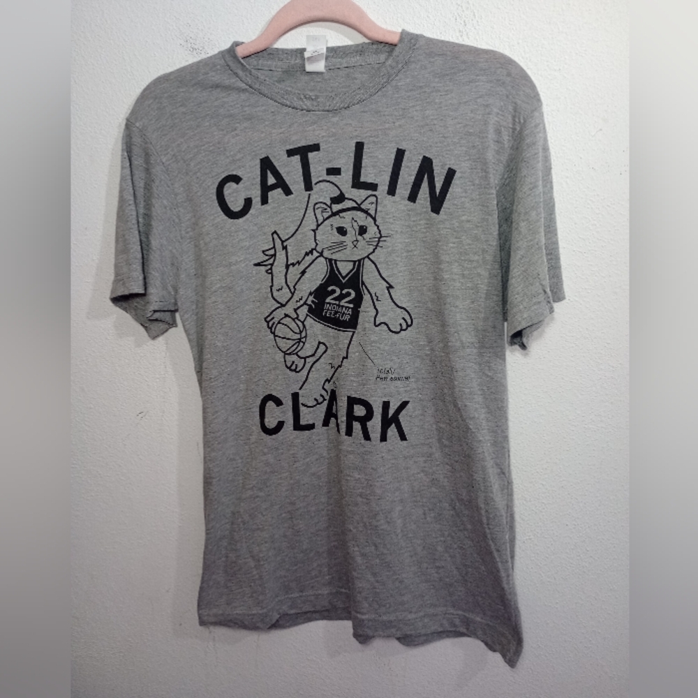 Tultex Gray Cat-Lin Clark‎ Graphic Tee